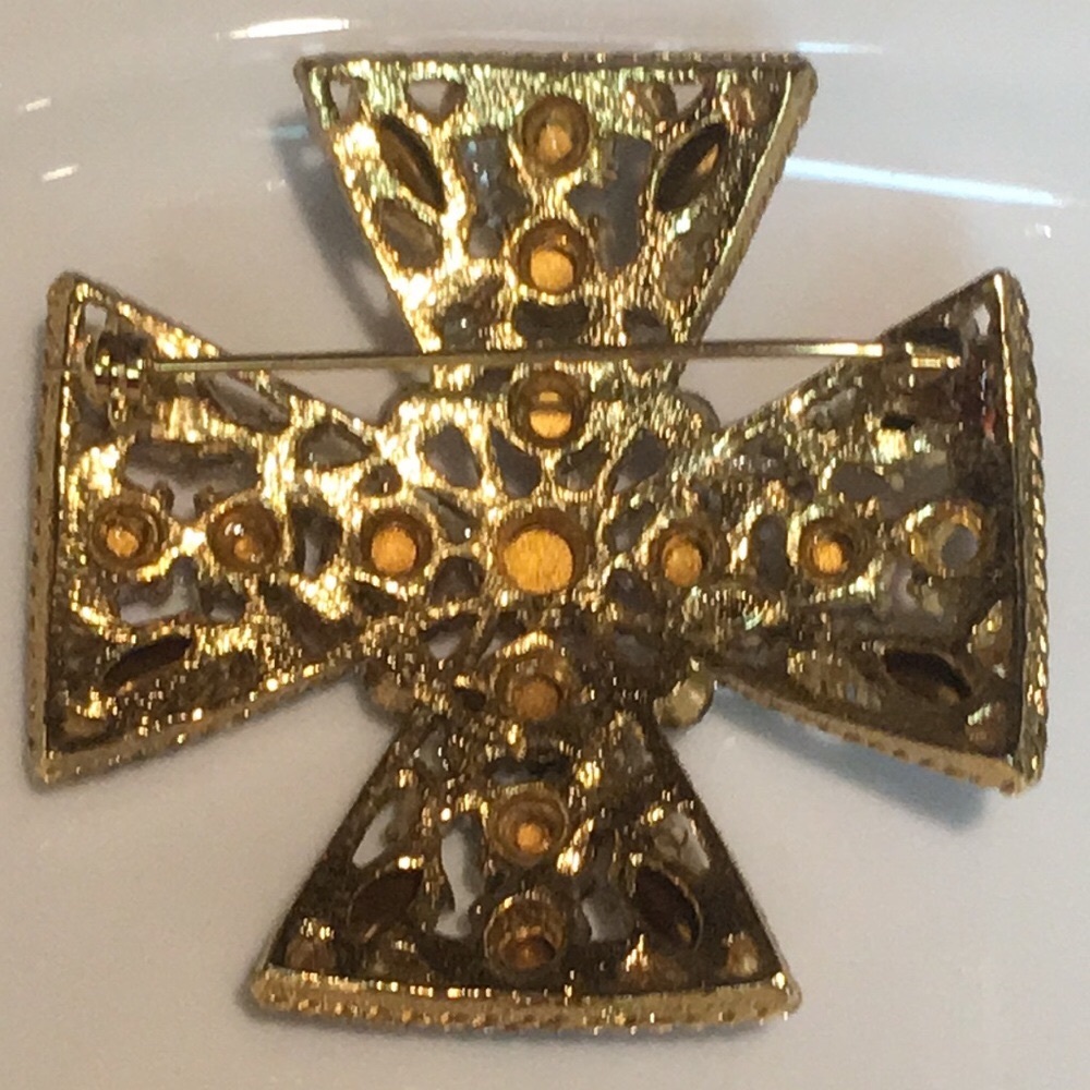 Elegant Multicolor Brooch - Picture 2 of 4
